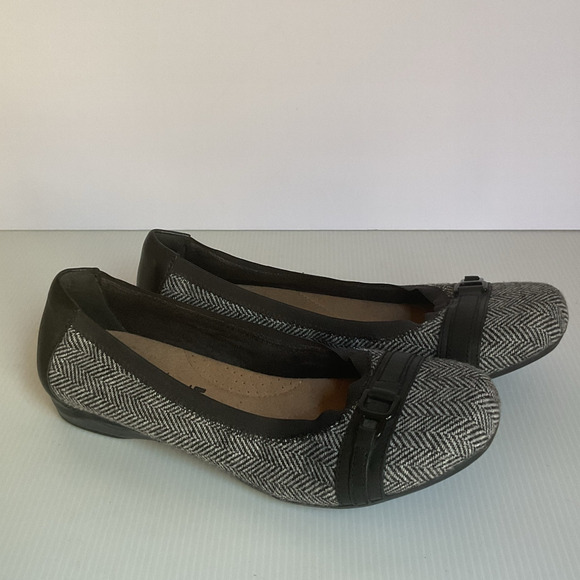 Clarks Ballet Flats Women’s Size 8.5 Cushion Soft Gray Black Everyday - Picture 1 of 9